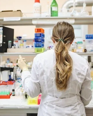 Εργαστήριο Σπουδών Βοηθού Φαρμακείου στη EUROTRAINING